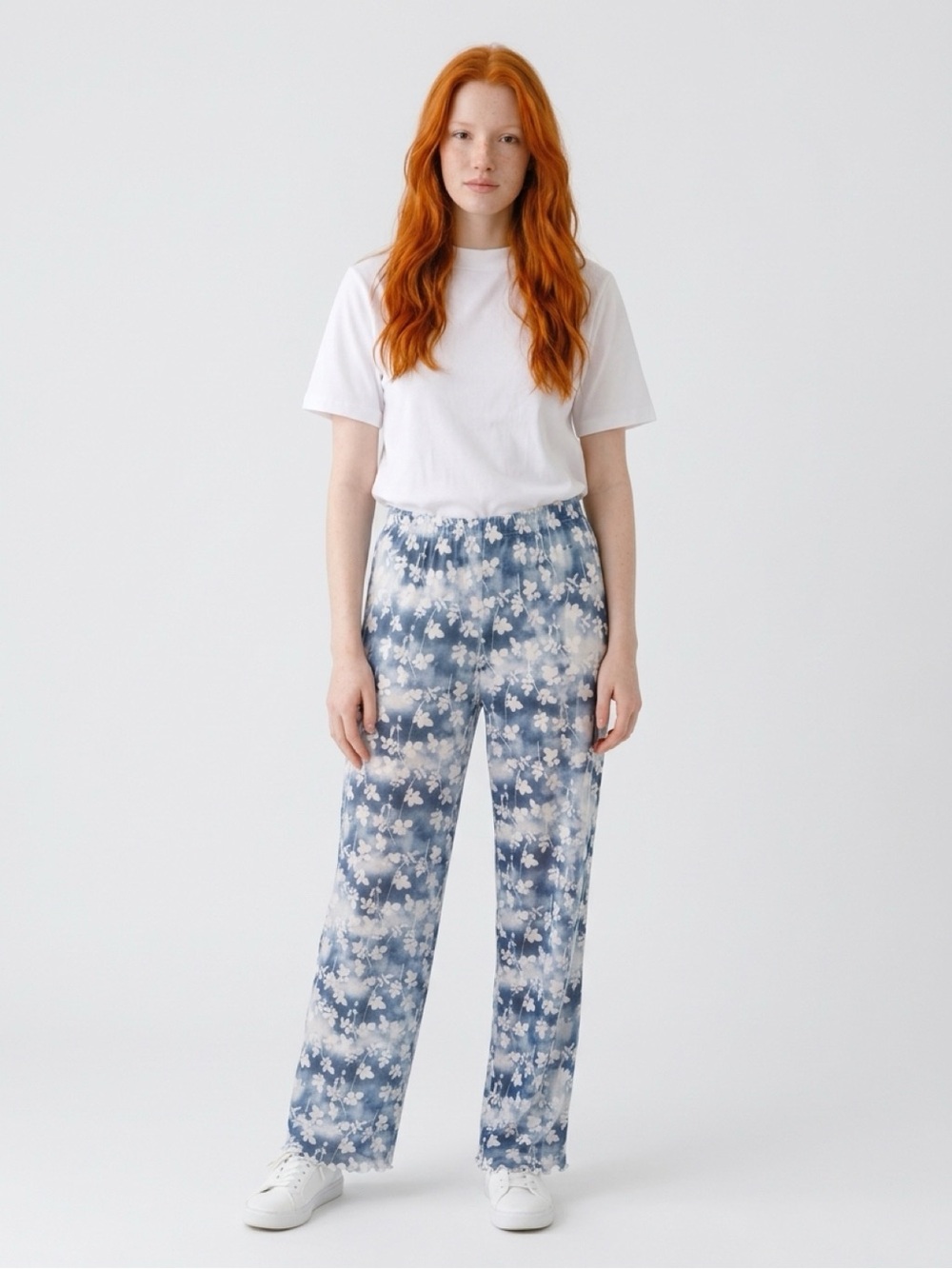 Floral Print Wide-Leg Pants in Blue and White
